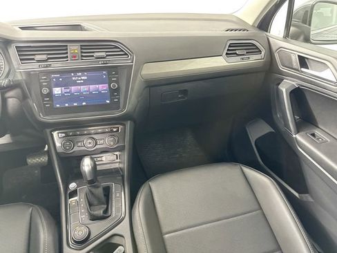 Used 2020 Volkswagen Tiguan SE w/ 3rd Row Seat Package AWD/4WD image 25