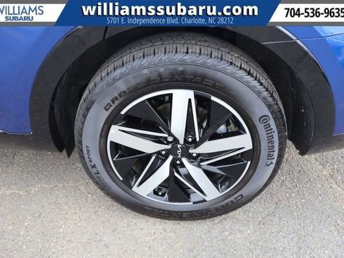 Used 2023 Kia Sorento S w/ Panoramic Sunroof Package image 45