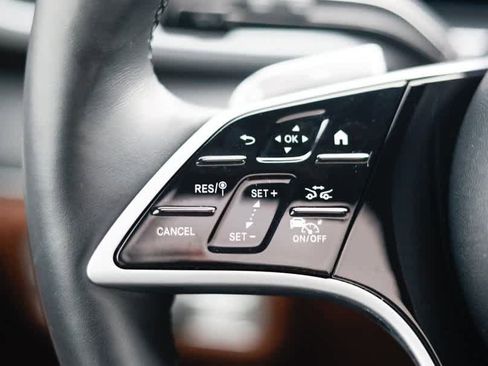 Used 2024 Mercedes-Benz GLE 350 4MATIC w/ Driver Assistance Package image 42