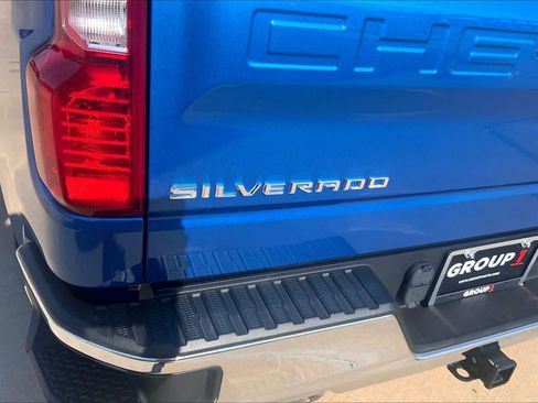 Used 2024 Chevrolet Silverado 1500 LT w/ Z71 Off-Road Package AWD/4WD image 29