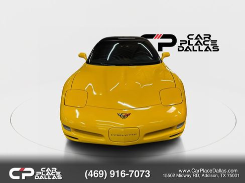 Used 2000 Chevrolet Corvette Coupe w/ Roof Pkg RWD image 3