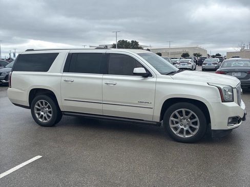 Used 2015 GMC Yukon XL Denali w/ Touring Package AWD/4WD image 7