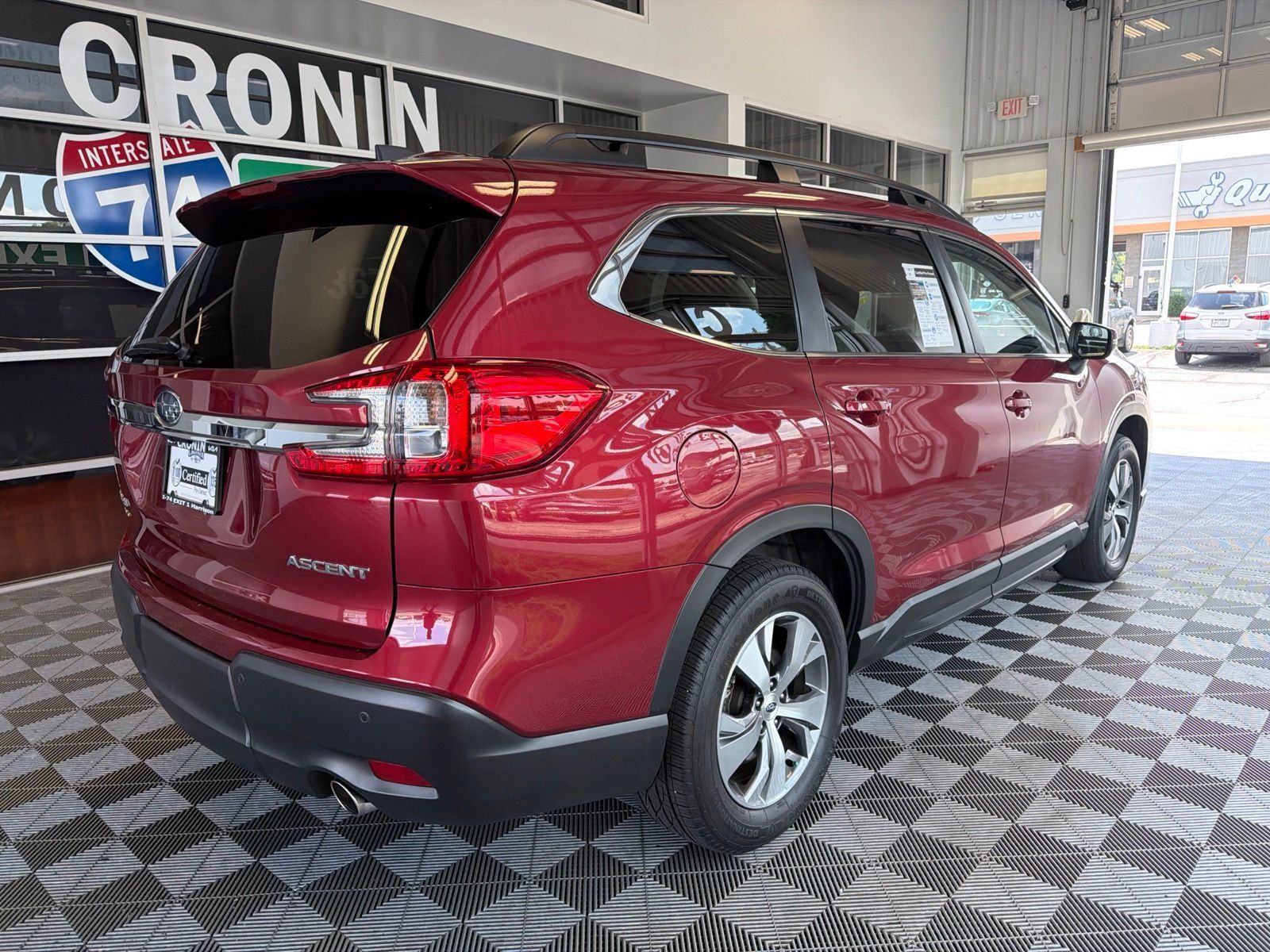 Used 2023 Subaru Ascent Premium w/ Convenience Package AWD/4WD image 6