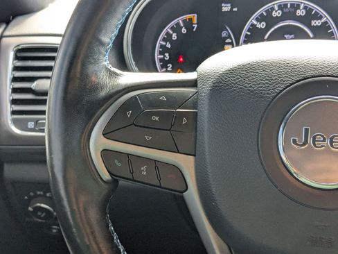 Used 2020 Jeep Grand Cherokee Laredo image 16