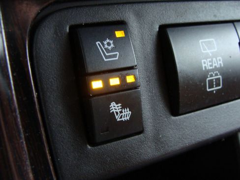 Used 2017 Chevrolet Traverse Premier image 18