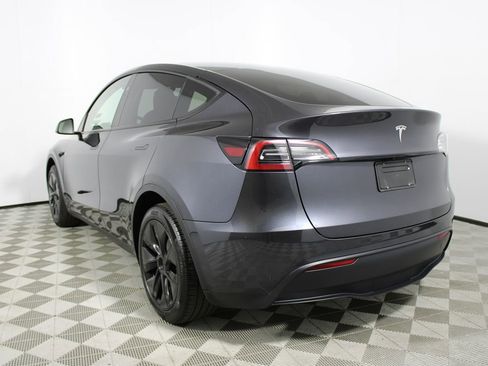 Used 2025 Tesla Model Y Long Range image 28