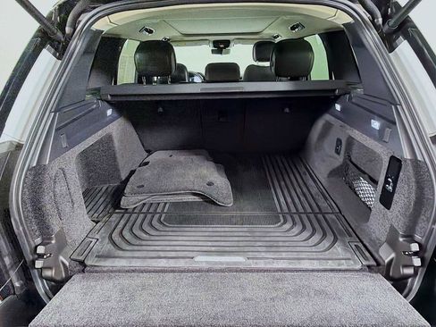 Used 2024 Land Rover Range Rover SE image 25