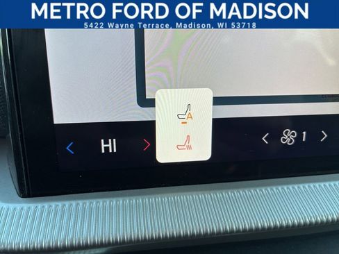 Used 2025 Ford Explorer Active image 21