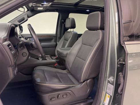 Used 2023 Chevrolet Tahoe Premier AWD/4WD image 14