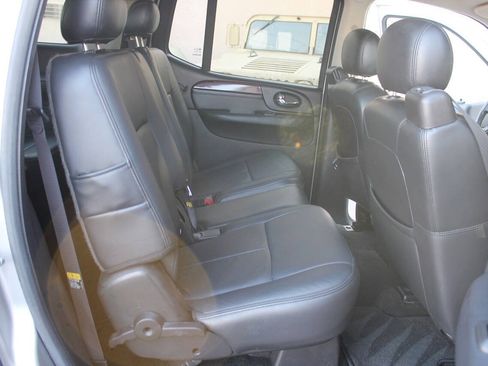 Used 2005 GMC Envoy XL SLT RWD image 24