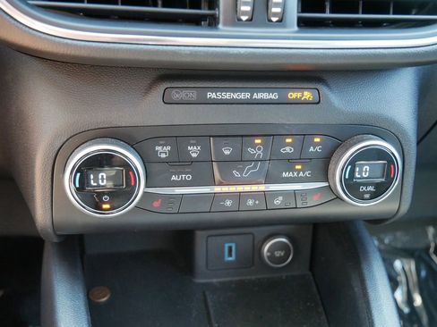 Certified 2020 Ford Escape Titanium AWD/4WD image 23