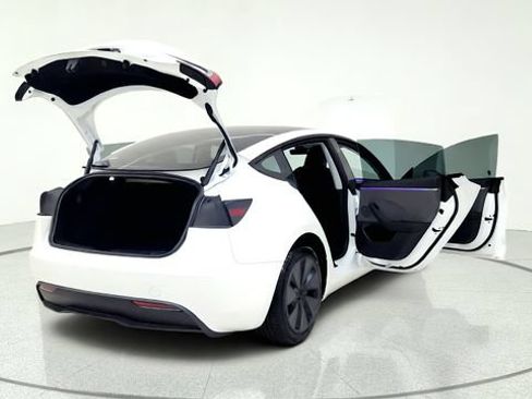 Used 2025 Tesla Model 3 RWD image 18