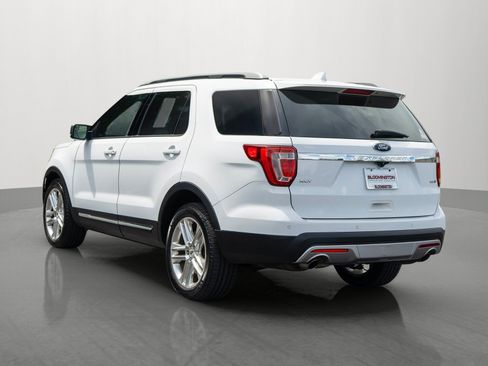 Used 2016 Ford Explorer XLT w/ Equipment Group 202A AWD/4WD image 5