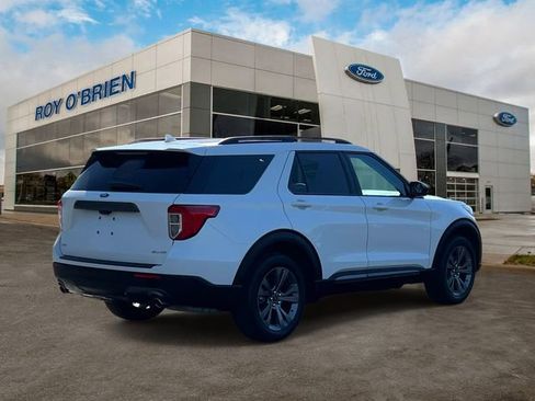 Certified 2024 Ford Explorer XLT w/ Equipment Group 202A AWD/4WD image 5