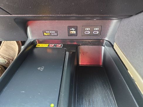 Used 2025 Toyota Camry LE FWD image 25
