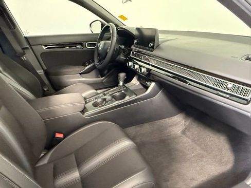 Used 2025 Honda Civic Sport image 46