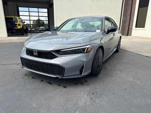 Used 2025 Honda Civic Sport image 4