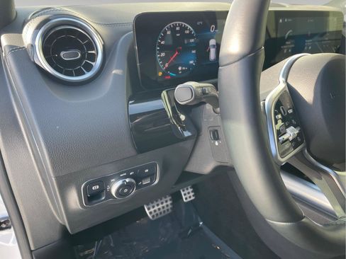 Used 2022 Mercedes-Benz GLA 250 4MATIC image 21