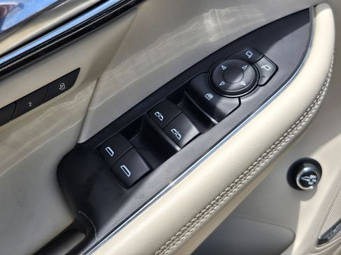 Certified 2022 Buick Envision Essence w/ Technology Package I FWD image 20