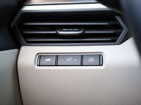 Certified 2025 Nissan Altima 2.5 SV FWD image 18