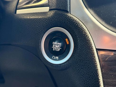 Used 2019 Chrysler 300 Touring w/ Sport Appearance Package image 29