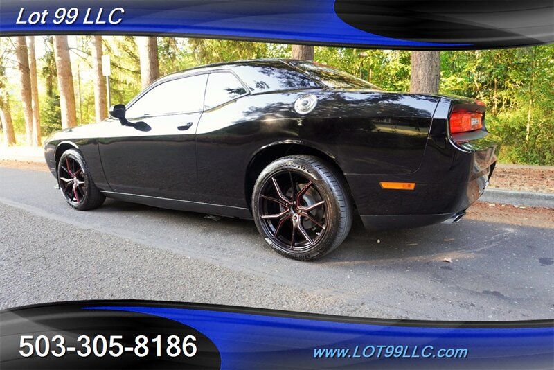 Used 2014 Dodge Challenger SXT RWD image 12