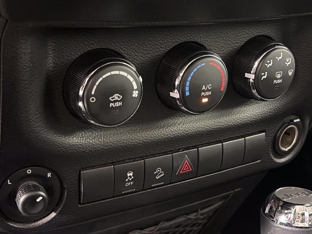 Used 2017 Jeep Wrangler Unlimited Sport w/ Quick Order Package 24S AWD/4WD image 21