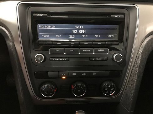 Used 2015 Volkswagen Passat 1.8T Limited Edition image 26