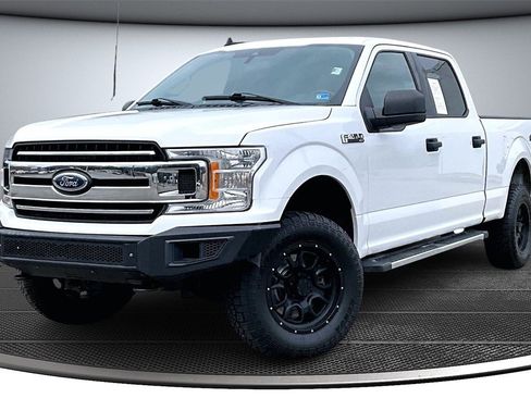 Used 2019 Ford F150 XLT w/ Trailer Tow Package image 3
