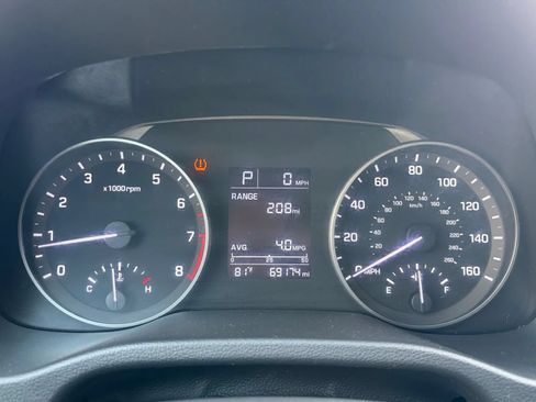 Used 2018 Hyundai Elantra SE FWD image 29