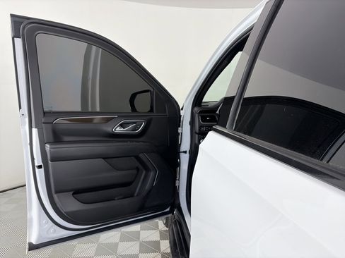 Used 2023 GMC Yukon XL SLE w/ Max Trailering Package image 10