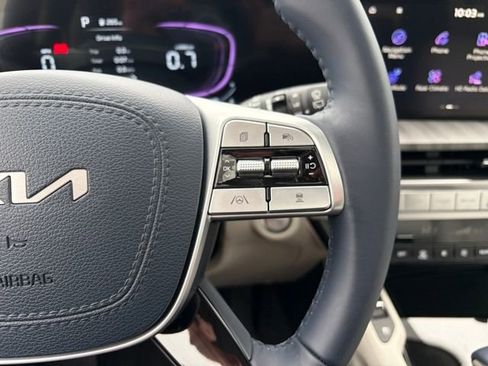 Certified 2025 Kia Telluride EX image 12