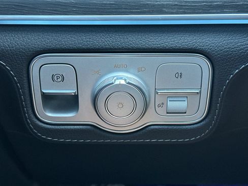 Used 2024 Mercedes-Benz GLE 450 4MATIC image 32