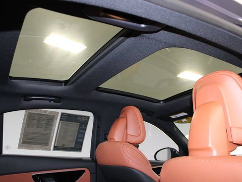 Used 2024 Mercedes-Benz C 300 Sedan image 32
