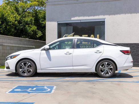 Used 2023 Nissan Sentra SV FWD image 9
