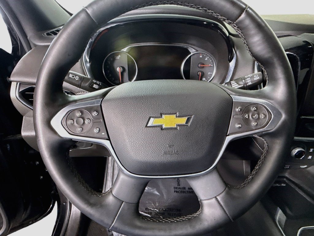 Used 2023 Chevrolet Traverse Premier FWD image 12