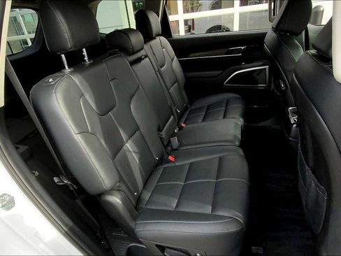 Used 2022 Kia Telluride EX image 18