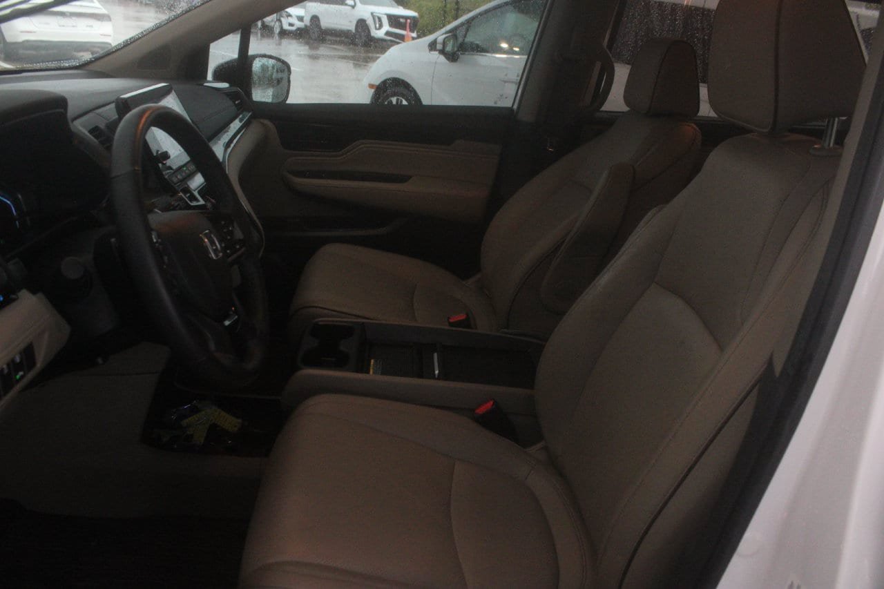 Used 2024 Honda Odyssey Elite image 10