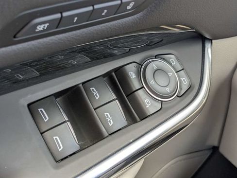 Used 2023 Cadillac XT4 Premium Luxury FWD image 25