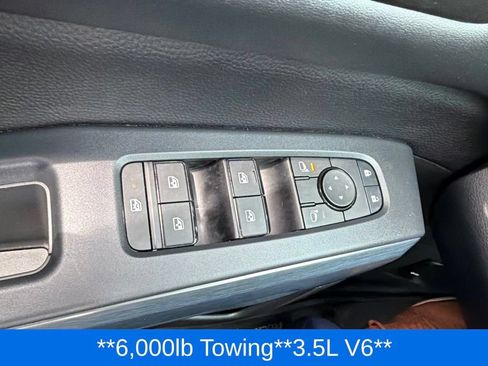 Used 2025 Nissan Pathfinder Rock Creek AWD/4WD image 13