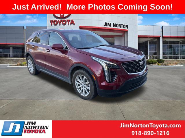 Used 2020 Cadillac XT4 Luxury w/ Cold Weather Package FWD image 1