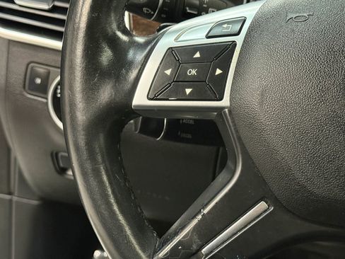 Used 2014 Mercedes-Benz GL 450 4MATIC w/ Lane Tracking Package image 33