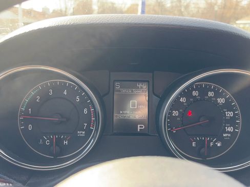 Used 2011 Jeep Grand Cherokee Limited w/ Luxury Group II image 11