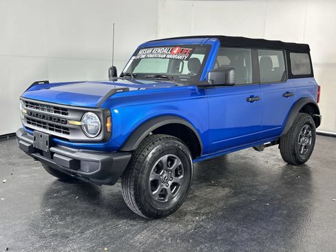 Used 2023 Ford Bronco 4-Door AWD/4WD image 4
