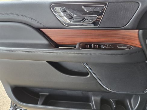 Used 2024 Lincoln Navigator Reserve image 35