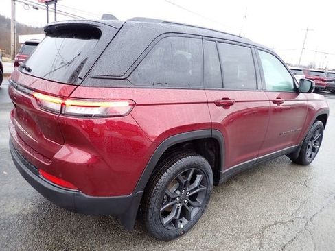 New 2025 Jeep Grand Cherokee Limited w/ MOPAR Finishing Package AWD/4WD image 7