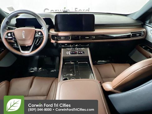 Used 2025 Lincoln Aviator Reserve w/ Equipment Group 201A AWD/4WD image 7