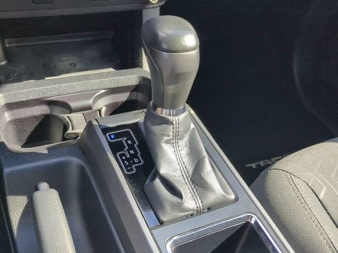 Used 2017 Toyota Tacoma TRD Sport w/ Tow Package RWD image 25