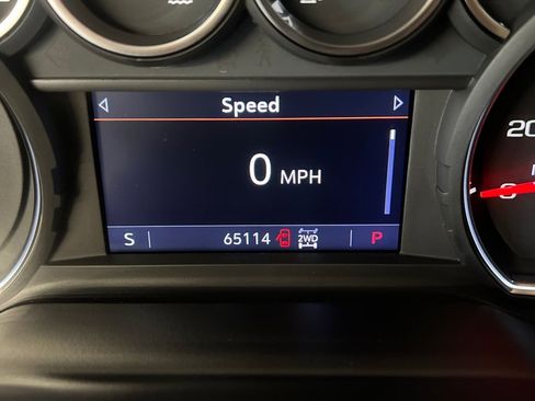Used 2021 Chevrolet Tahoe Z71 w/ Luxury Package AWD/4WD image 24