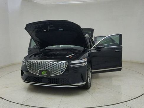 Used 2025 Genesis Electrified GV70 Advanced w/ Prestige Package image 76